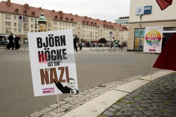 Protest gegen AfD-Kunfgebung in Magdeburg <i>Bild 76211 Christian Schneider</i><br><a href=/confor2/?bld=76211&pst=76109&aid=615>Download (Anfrage)</a>  /  <a href=/?page_id=76109#jig2>zur Galerie</a>