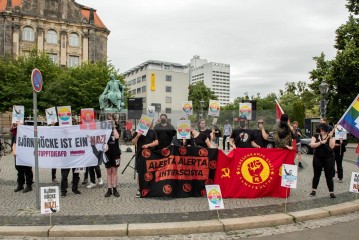 Protest gegen AfD-Kunfgebung in Magdeburg <i>Bild 76212 Christian Schneider</i><br><a href=/confor2/?bld=76212&pst=76109&aid=615>Download (Anfrage)</a>  /  <a href=/?page_id=76109#jig2>zur Galerie</a>