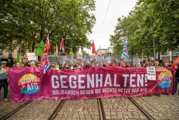 Demo gegen den Bundesparteitag der AfD in Magdeburg <i>Bild 76383 Christian Schneider</i><br><a href=/confor2/?bld=76383&pst=76367&aid=615>Download (Anfrage)</a>  /  <a href=/?page_id=76367#jig2>zur Galerie</a>
