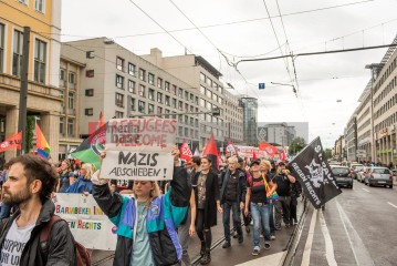 Demo gegen den Bundesparteitag der AfD in Magdeburg <i>Bild 76403 Christian Schneider</i><br><a href=/confor2/?bld=76403&pst=0&aid=615>Download (Anfrage)</a>  /  <a href=/?page_id=0#jig2>zur Galerie</a>