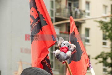 Demo gegen den Bundesparteitag der AfD in Magdeburg <i>Bild 76416 Christian Schneider</i><br><a href=/confor2/?bld=76416&pst=0&aid=615>Download (Anfrage)</a>  /  <a href=/?page_id=0#jig2>zur Galerie</a>