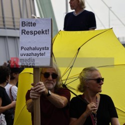 „Tag der Ukraine“! in Köln <i>Bild 76732 Manuela Hillekamps</i><br><a href=/confor2/?bld=76732&pst=76724&aid=613>Download (Anfrage)</a>  /  <a href=/?page_id=76724#jig2>zur Galerie</a>