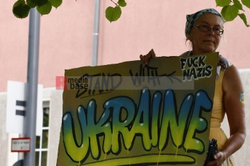 „Tag der Ukraine“! in Köln <i>Bild 76742 Manuela Hillekamps</i><br><a href=/confor2/?bld=76742&pst=76724&aid=613>Download (Anfrage)</a>  /  <a href=/?page_id=76724#jig2>zur Galerie</a>