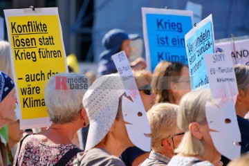 fridays for future - Klimastreik in Dortmund <i>Bild 76980 Bitzel</i><br><a href=/confor2/?bld=76980&pst=76967&aid=70>Download (Anfrage)</a>  /  <a href=/?page_id=76967#jig2>zur Galerie</a>