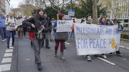 Palistinians and Jews FOR PEACE <i>Bild jovofoto/R-mediabase</i> <br><a href=/confor2/?bld=77765&pst=77735&aid=23&dc=1440&i1=jovofoto/R-mediabase>Anfrage Download Bild 77765</a>  <a href=/wp-admin/post.php?post=77765&action=edit> / Edit</a><br><a href=/?p=77735>Zum Beitrag 77735</a>
