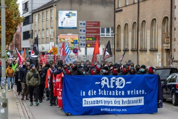 Demonstration gegen den AfD Aufmarsch in Neumünster <i>Bild 77587 uste</i><br><a href=/confor2/?bld=77587&pst=77585&aid=10>Download (Anfrage)</a>  /  <a href=/?page_id=77585#jig2>zur Galerie</a>