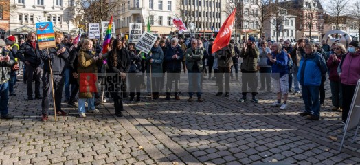 Demonstration gegen den AfD Aufmarsch in Neumünster <i>Bild 77597 uste</i><br><a href=/confor2/?bld=77597&pst=77585&aid=10>Download (Anfrage)</a>  /  <a href=/?page_id=77585#jig2>zur Galerie</a>