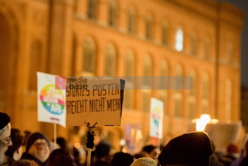 Große Kundgebung: Auf die Straße! gegen die nazistischen Deportationspläne von AfD & Co. | Christian Schneider | <a href=/confor2/?bld=78512&t=d&pst=78488&aid=615&dc=1111&i1=Christian%20Schneider><strong>Download Bild 78512...</strong></a> |