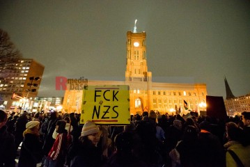 Große Kundgebung: Auf die Straße! gegen die nazistischen Deportationspläne von AfD & Co. | Christian Schneider | <a href=/confor2/?bld=78532&t=d&pst=78488&aid=615&dc=1121&i1=Christian%20Schneider><strong>Download Bild 78532...</strong></a> |