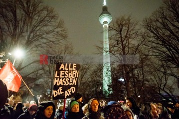 Große Kundgebung: Auf die Straße! gegen die nazistischen Deportationspläne von AfD & Co. | Christian Schneider | <a href=/confor2/?bld=78531&t=d&pst=78488&aid=615&dc=1121&i1=Christian%20Schneider><strong>Download Bild 78531...</strong></a> |