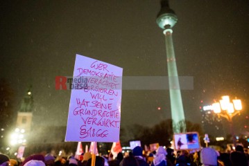 Große Kundgebung: Auf die Straße! gegen die nazistischen Deportationspläne von AfD & Co. | Christian Schneider | <a href=/confor2/?bld=78538&t=d&pst=78488&aid=615&dc=1123&i1=Christian%20Schneider><strong>Download Bild 78538...</strong></a> |