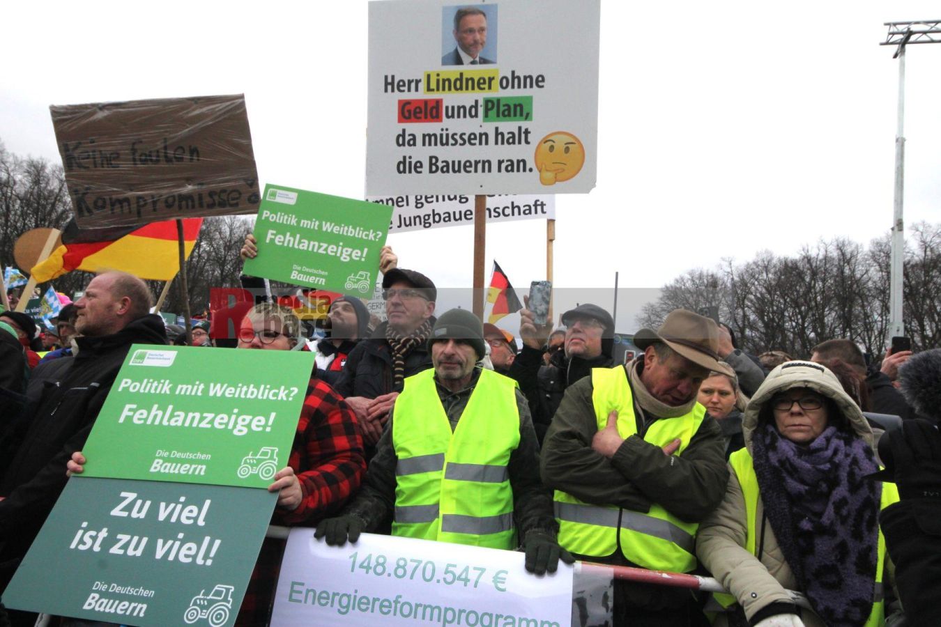 Bauernprotest in Berlin <i>Bild Denner/R-mediabase</i> <br><a href=/confor2/?bld=79003&pst=78995&aid=86&i1=Denner/R-mediabase>Download Bild 79003</a>  <br><a href=/?p=78995>Zum Beitrag 78995</a>