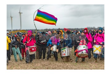 Zum Klang der Trommeln der Gruppe