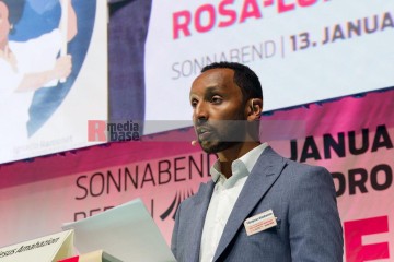 Eine andere Welt ist möglich: Konsequente Dekolonialisierung zum Nutzen aller - Fikrejesus Amahazion (Eritrea) | grueter/r-mediabase / R-mediabase | <a href=/confor2/?bld=78646&t=d&pst=78611&aid=575&dc=1428&i1=grueter/r-mediabase%20/%20R-mediabase><strong>Download Bild 78646...</strong></a>  |