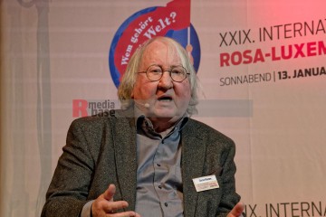 Mumien. Kantate für Rockband - Mit der Axt, nicht dem Degen - Floh de Cologne - Dieter Klemm | grueter/r-mediabase / R-mediabase | <a href=/confor2/?bld=78647&t=d&pst=78611&aid=575&dc=1541&i1=grueter/r-mediabase%20/%20R-mediabase><strong>Download Bild 78647...</strong></a>  |