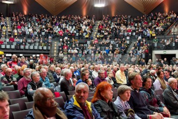 Ein gut besetzter Saal | grueter/r-mediabase / R-mediabase | <a href=/confor2/?bld=78653&t=d&pst=78611&aid=575&dc=1620&i1=grueter/r-mediabase%20/%20R-mediabase><strong>Download Bild 78653...</strong></a>  |