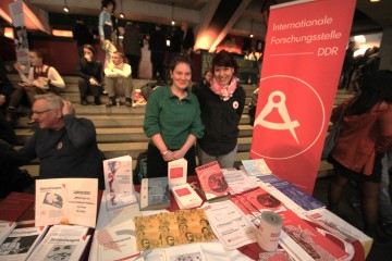 Internationale Forschungsstelle DDR | Rudi Denner/R-mediabase / R-mediabase | <a href=/confor2/?bld=79207&t=d&pst=&aid=86&dc=1419&i1=Rudi%20Denner/R-mediabase%20/%20R-mediabase><strong>Download Bild 79207...</strong></a>  |