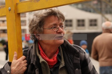 Ostermarsch 2024 - Kundgebung am Samstag, 30. März in Köln | Manuela Hillekamps | <a href=/confor2/?bld=81320&t=d&pst=81299&aid=613&dc=1157&i1=Manuela%20Hillekamps><strong>Download Bild 81320...</strong></a> |