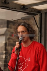 Ostermarsch 2024 - Kundgebung am Samstag, 30. März in Köln | Manuela Hillekamps | <a href=/confor2/?bld=81324&t=d&pst=81299&aid=613&dc=1211&i1=Manuela%20Hillekamps><strong>Download Bild 81324...</strong></a> |