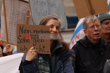 Ostermarsch 2024 - Kundgebung am Samstag, 30. März in Köln | Manuela Hillekamps | <a href=/confor2/?bld=81321&t=d&pst=81299&aid=613&dc=1212&i1=Manuela%20Hillekamps><strong>Download Bild 81321...</strong></a> |