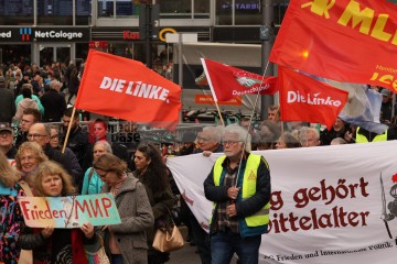Ostermarsch 2024 - Kundgebung am Samstag, 30. März in Köln | Manuela Hillekamps | <a href=/confor2/?bld=81338&t=d&pst=81299&aid=613&dc=1332&i1=Manuela%20Hillekamps><strong>Download Bild 81338...</strong></a> |