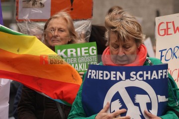 Ostermarsch 2024 - Kundgebung am Samstag, 30. März in Köln | Manuela Hillekamps | <a href=/confor2/?bld=81345&t=d&pst=81299&aid=613&dc=1335&i1=Manuela%20Hillekamps><strong>Download Bild 81345...</strong></a> |