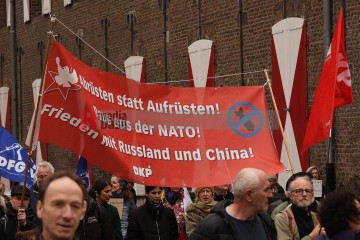 Ostermarsch 2024 - Kundgebung am Samstag, 30. März in Köln | Manuela Hillekamps | <a href=/confor2/?bld=81347&t=d&pst=81299&aid=613&dc=1346&i1=Manuela%20Hillekamps><strong>Download Bild 81347...</strong></a> |