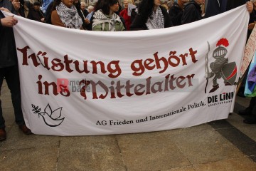 Ostermarsch 2024 - Kundgebung am Samstag, 30. März in Köln | Manuela Hillekamps | <a href=/confor2/?bld=81303&t=d&pst=81299&aid=613&dc=1319&i1=Manuela%20Hillekamps><strong>Download Bild 81303...</strong></a> |