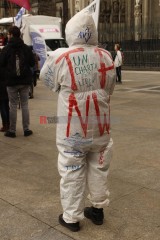 Ostermarsch 2024 - Kundgebung am Samstag, 30. März in Köln | Manuela Hillekamps | <a href=/confor2/?bld=81305&t=d&pst=81299&aid=613&dc=1329&i1=Manuela%20Hillekamps><strong>Download Bild 81305...</strong></a> |