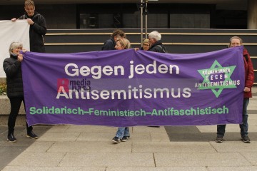 Ostermarsch 2024 - Kundgebung am Samstag, 30. März in Köln | Manuela Hillekamps | <a href=/confor2/?bld=81319&t=d&pst=81299&aid=613&dc=1304&i1=Manuela%20Hillekamps><strong>Download Bild 81319...</strong></a> |