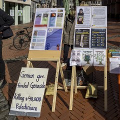 Gegen Israels Vorgehen im Gazastreifen - Mahnwache am 23. März 2024 in Göttingen | KPWittemann | <a href=/confor2/?bld=81257&t=d&pst=81256&aid=187&dc=1426&i1=KPWittemann><strong>Download Bild 81257...</strong></a> |