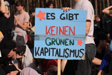 Disrupt/Tesla, Samstag, 11.05.2024 | Manuela Hillekamps | <a href=/confor2/?bld=82331&t=d&pst=82293&aid=613&dc=1602&i1=Manuela%20Hillekamps><strong>Download Bild 82331...</strong></a> |