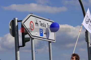 Disrupt/Tesla, Samstag, 11.05.2024 | Manuela Hillekamps | <a href=/confor2/?bld=82332&t=d&pst=82293&aid=613&dc=1602&i1=Manuela%20Hillekamps><strong>Download Bild 82332...</strong></a> |