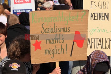 Disrupt/Tesla, Samstag, 11.05.2024 | Manuela Hillekamps | <a href=/confor2/?bld=82333&t=d&pst=82293&aid=613&dc=1602&i1=Manuela%20Hillekamps><strong>Download Bild 82333...</strong></a> |