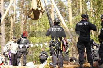 Disrupt/Tesla, Freitag, 10. Mai 2024 | Manuela Hillekamps | <a href=/confor2/?bld=82261&t=d&pst=82240&aid=613&dc=1551&i1=Manuela%20Hillekamps><strong>Download Bild 82261...</strong></a> |