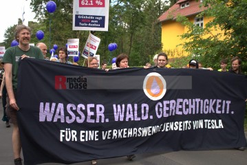 Disrupt/Tesla, Samstag, 11.05.2024 | Manuela Hillekamps | <a href=/confor2/?bld=82308&t=d&pst=82293&aid=613&dc=1500&i1=Manuela%20Hillekamps><strong>Download Bild 82308...</strong></a> |