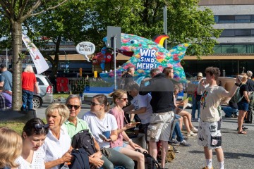 Großdemonstration “Gemeinsam Laut – Gesicht zeigen gegen Hass und Hetze” | redpicture | <a href=/confor2/?bld=82799&t=d&pst=82795&aid=81&dc=0644&i1=redpicture><strong>Download Bild 82799...</strong></a> |