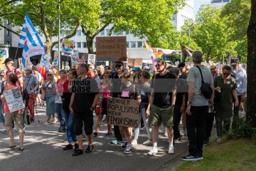 Großdemonstration “Gemeinsam Laut – Gesicht zeigen gegen Hass und Hetze” | redpicture | <a href=/confor2/?bld=82805&t=d&pst=82795&aid=81&dc=0644&i1=redpicture><strong>Download Bild 82805...</strong></a> |