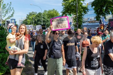 Großdemonstration “Gemeinsam Laut – Gesicht zeigen gegen Hass und Hetze” | redpicture | <a href=/confor2/?bld=82811&t=d&pst=82795&aid=81&dc=0644&i1=redpicture><strong>Download Bild 82811...</strong></a> |