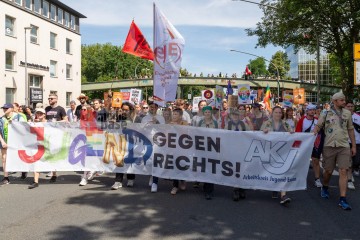 Großdemonstration “Gemeinsam Laut – Gesicht zeigen gegen Hass und Hetze” | redpicture | <a href=/confor2/?bld=82820&t=d&pst=82795&aid=81&dc=0645&i1=redpicture><strong>Download Bild 82820...</strong></a> |