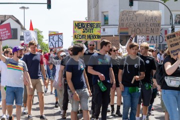 Großdemonstration “Gemeinsam Laut – Gesicht zeigen gegen Hass und Hetze” | redpicture | <a href=/confor2/?bld=82818&t=d&pst=82795&aid=81&dc=0645&i1=redpicture><strong>Download Bild 82818...</strong></a> |