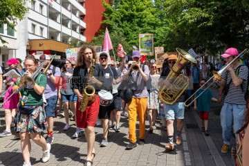 Großdemonstration “Gemeinsam Laut – Gesicht zeigen gegen Hass und Hetze” | redpicture | <a href=/confor2/?bld=82821&t=d&pst=82795&aid=81&dc=0645&i1=redpicture><strong>Download Bild 82821...</strong></a> |