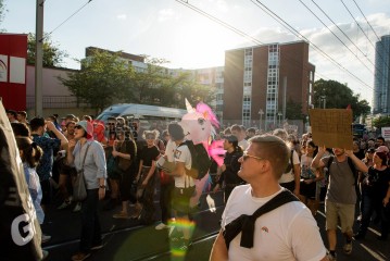 Laut - Bunt - Entschlossen! Protest gegen den Bundesparteitag der AfD in Essen | Christian Schneider | <a href=/confor2/?bld=83038&t=d&pst=82663&aid=615&dc=1322&i1=Christian%20Schneider><strong>Download Bild 83038...</strong></a> |
