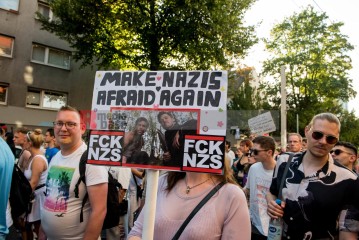 Laut - Bunt - Entschlossen! Protest gegen den Bundesparteitag der AfD in Essen | Christian Schneider | <a href=/confor2/?bld=83039&t=d&pst=82663&aid=615&dc=1322&i1=Christian%20Schneider><strong>Download Bild 83039...</strong></a> |