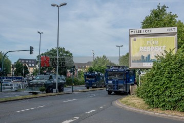 Laut - Bunt - Entschlossen! Protest gegen den Bundesparteitag der AfD in Essen | Christian Schneider | <a href=/confor2/?bld=83049&t=d&pst=82663&aid=615&dc=1322&i1=Christian%20Schneider><strong>Download Bild 83049...</strong></a> |