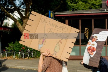 Laut - Bunt - Entschlossen! Protest gegen den Bundesparteitag der AfD in Essen | Christian Schneider | <a href=/confor2/?bld=83052&t=d&pst=82663&aid=615&dc=1322&i1=Christian%20Schneider><strong>Download Bild 83052...</strong></a> |