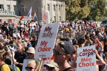 My Body, My Choice – Demo am 21.9. in Köln | Manuela Hillekamps / R-mediabase | <a href=/confor2/?bld=85753&t=d&pst=85688&aid=613&dc=1342&i1=Manuela%20Hillekamps%20/%20R-mediabase><strong>Download Bild 85753...</strong></a>  |
