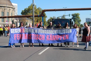 My Body, My Choice – Demo am 21.9. in Köln | Manuela Hillekamps / R-mediabase | <a href=/confor2/?bld=85774&t=d&pst=85688&aid=613&dc=1343&i1=Manuela%20Hillekamps%20/%20R-mediabase><strong>Download Bild 85774...</strong></a>  |