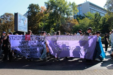 My Body, My Choice – Demo am 21.9. in Köln | Manuela Hillekamps / R-mediabase | <a href=/confor2/?bld=85778&t=d&pst=85688&aid=613&dc=1343&i1=Manuela%20Hillekamps%20/%20R-mediabase><strong>Download Bild 85778...</strong></a>  |