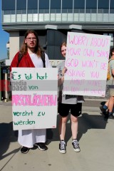 My Body, My Choice – Demo am 21.9. in Köln | Manuela Hillekamps / R-mediabase | <a href=/confor2/?bld=85758&t=d&pst=85688&aid=613&dc=1342&i1=Manuela%20Hillekamps%20/%20R-mediabase><strong>Download Bild 85758...</strong></a>  |